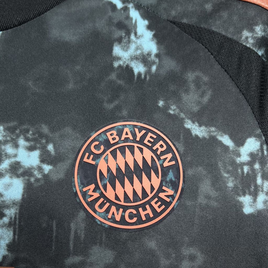 Jersey Bayern Múnich 2024-25 Visita